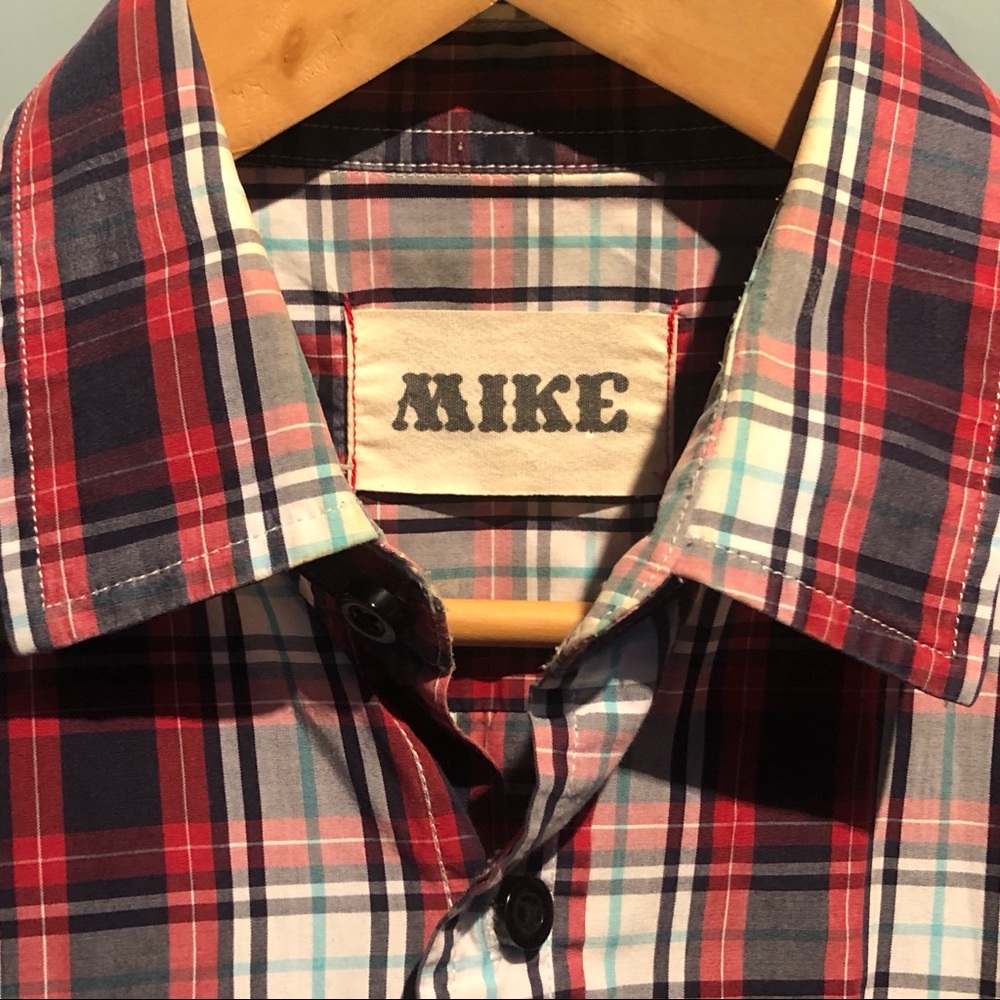 MIKE PLAID LONG-SLEEVE BUTTON DOWN SHIRT (SMALL)